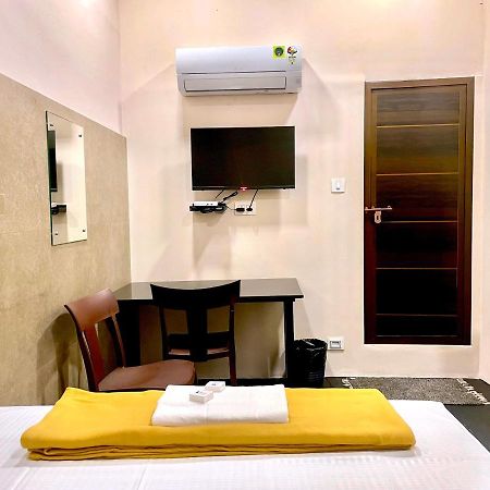 Готель Reach Residency Kochi Екстер'єр фото
