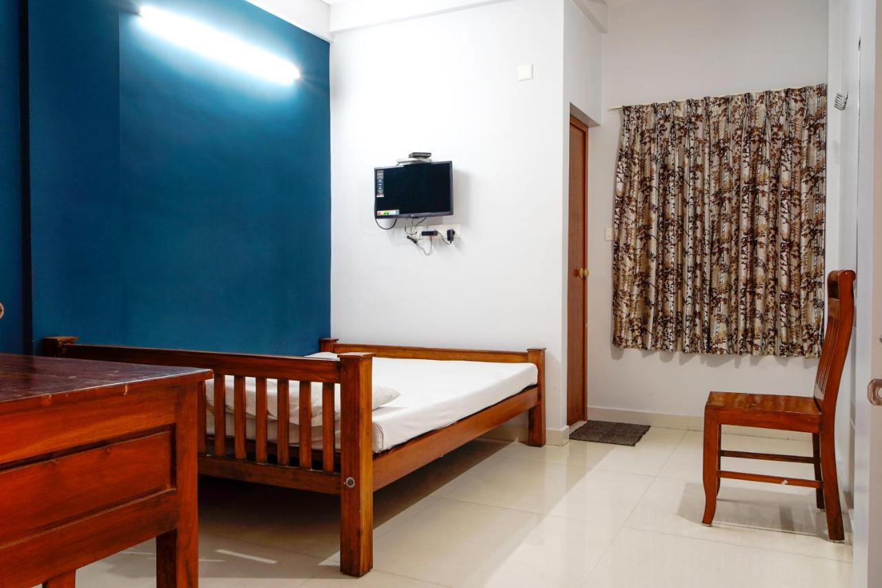 Готель Reach Residency Kochi Екстер'єр фото