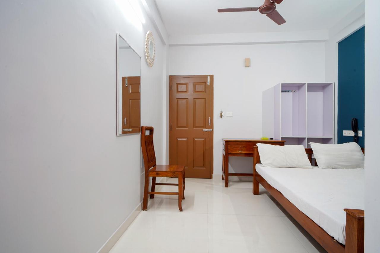 Готель Reach Residency Kochi Екстер'єр фото
