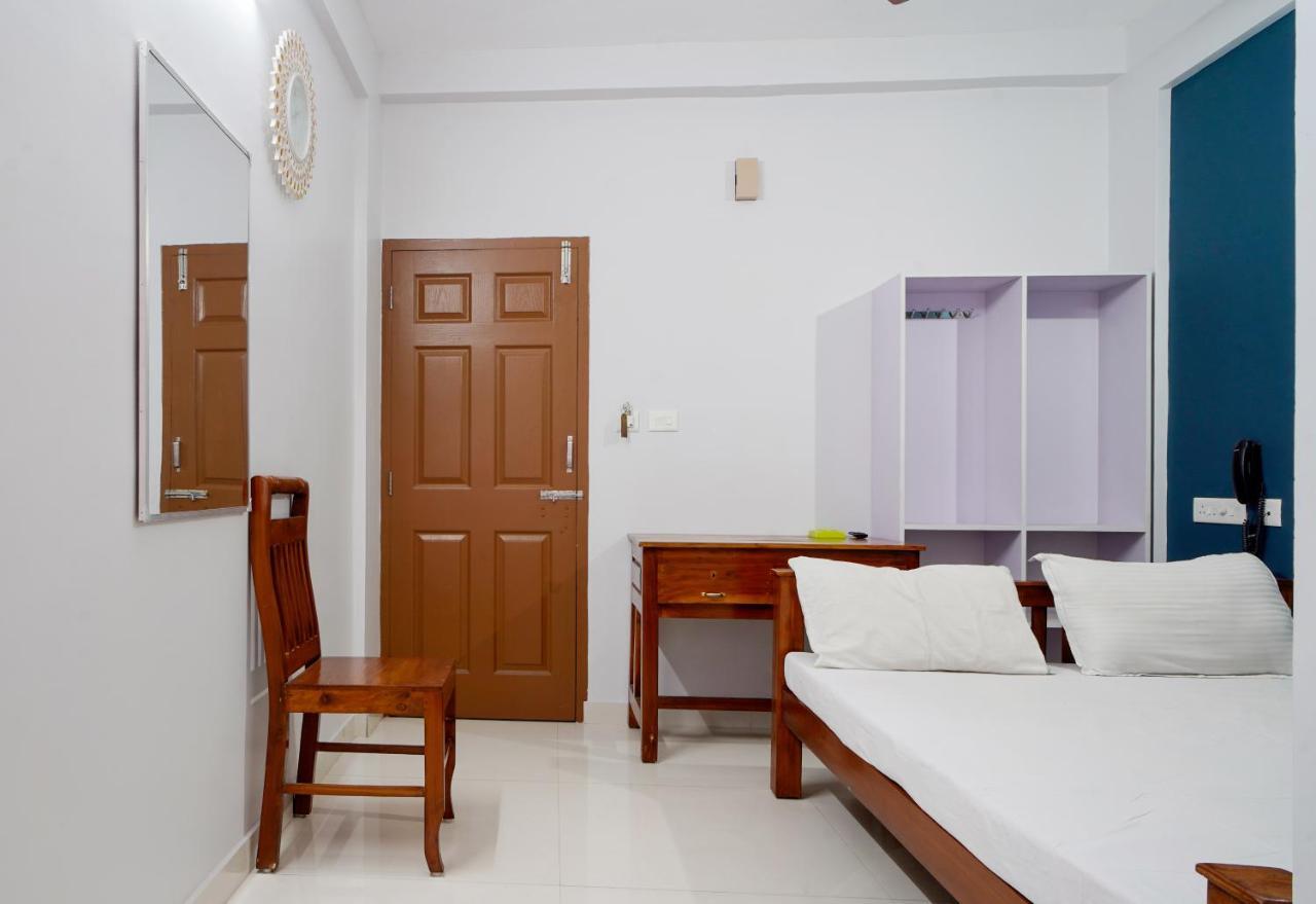Готель Reach Residency Kochi Екстер'єр фото