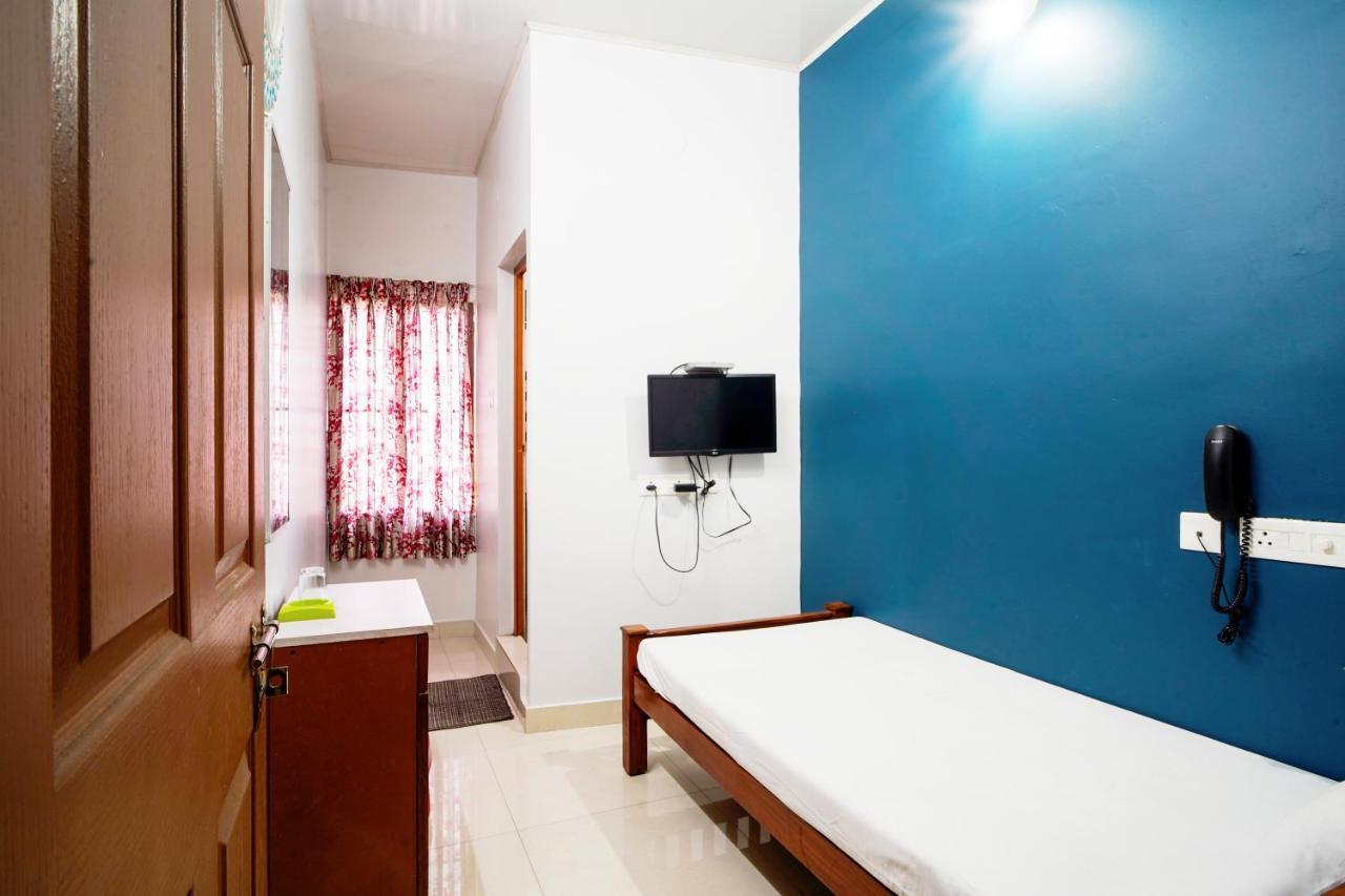 Готель Reach Residency Kochi Екстер'єр фото