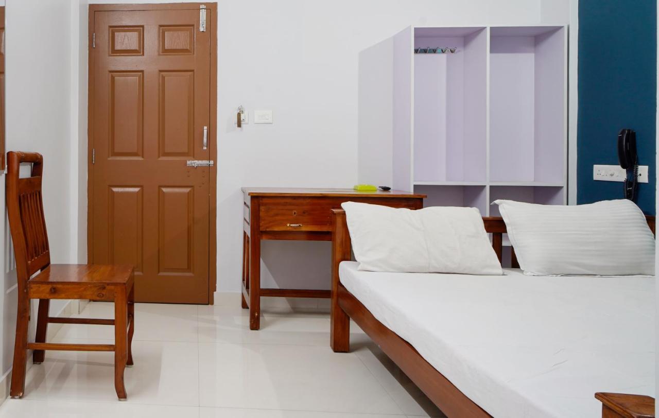 Готель Reach Residency Kochi Екстер'єр фото