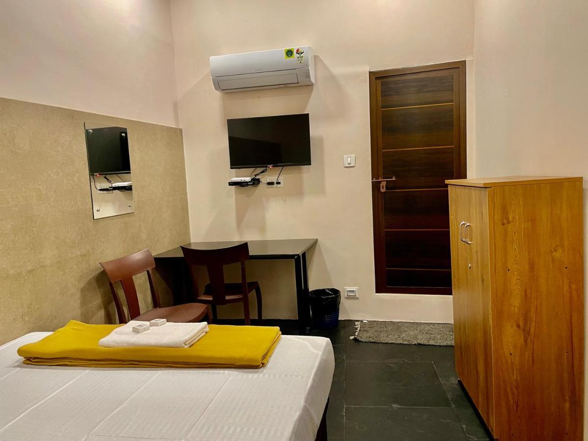 Готель Reach Residency Kochi Екстер'єр фото