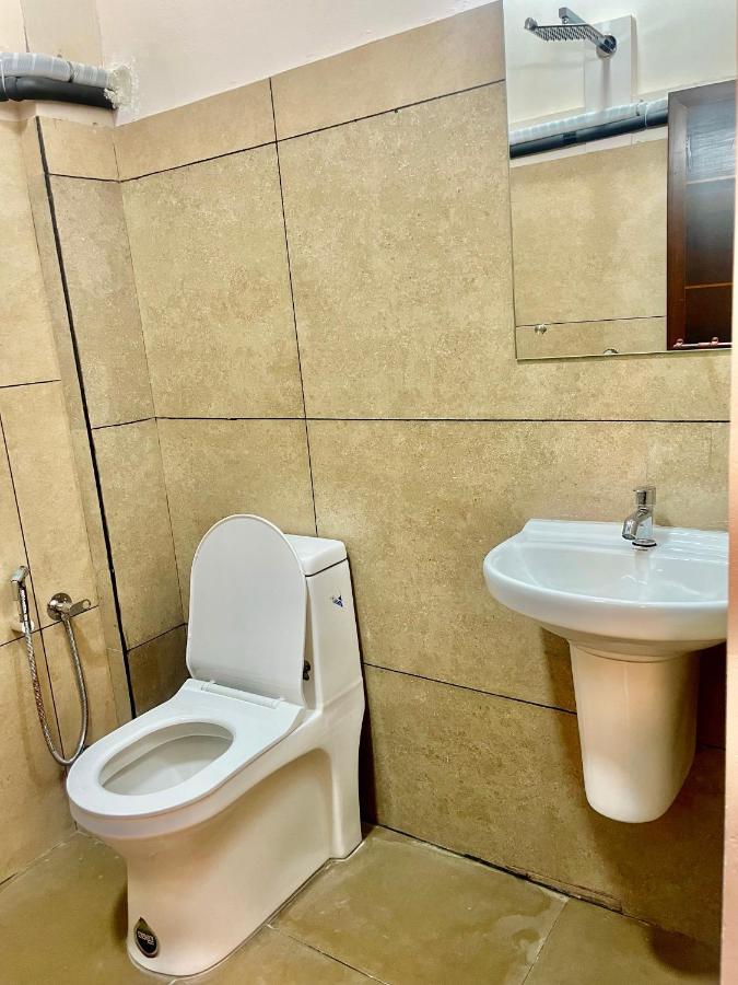 Готель Reach Residency Kochi Екстер'єр фото