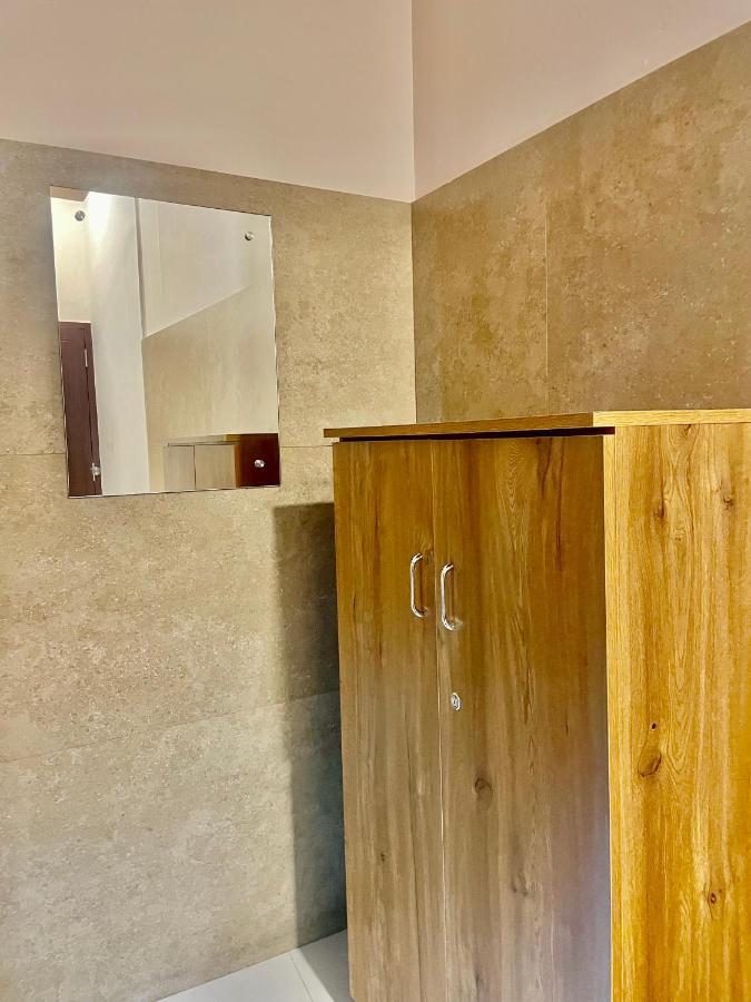 Готель Reach Residency Kochi Екстер'єр фото