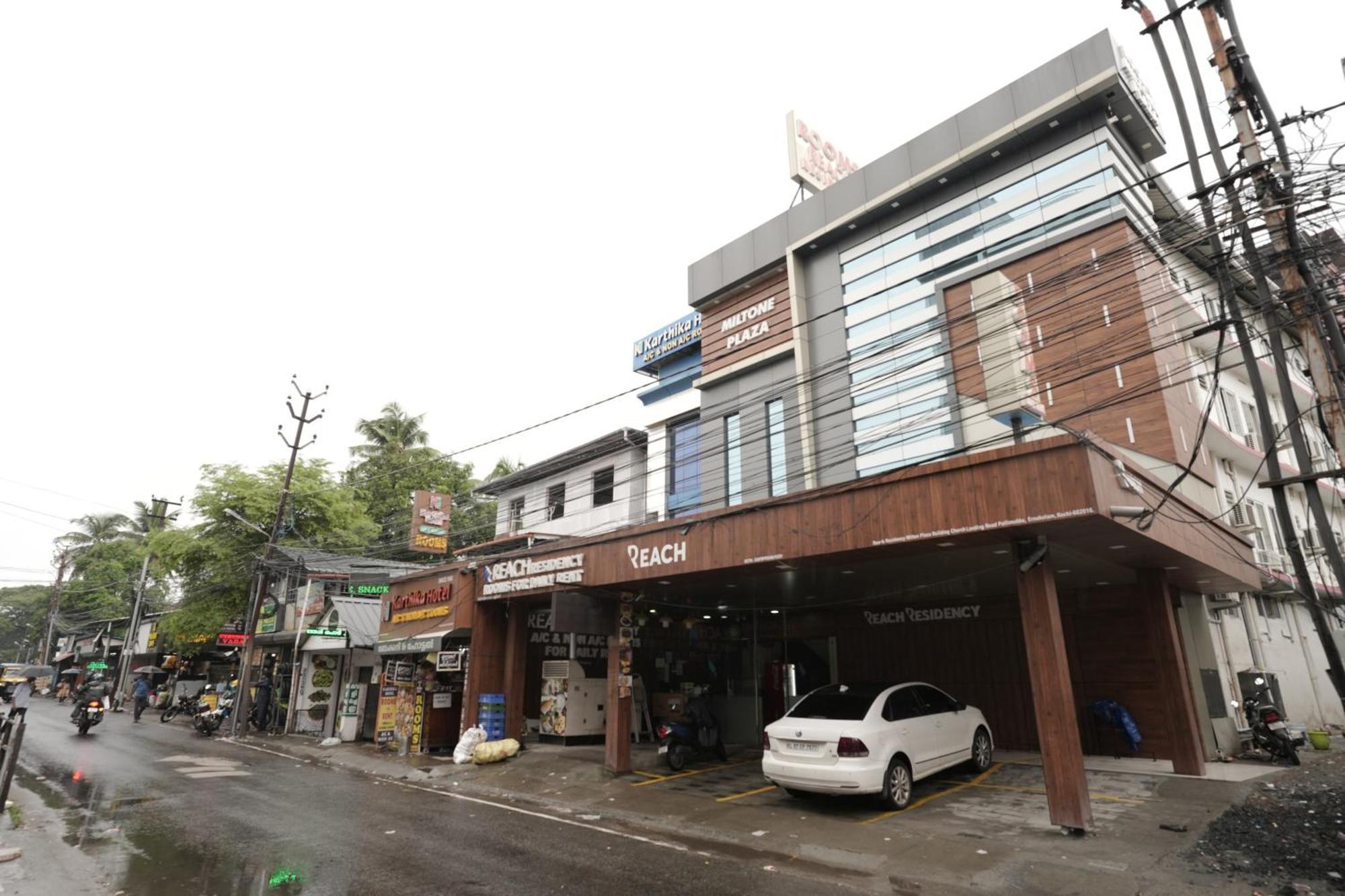 Готель Reach Residency Kochi Екстер'єр фото
