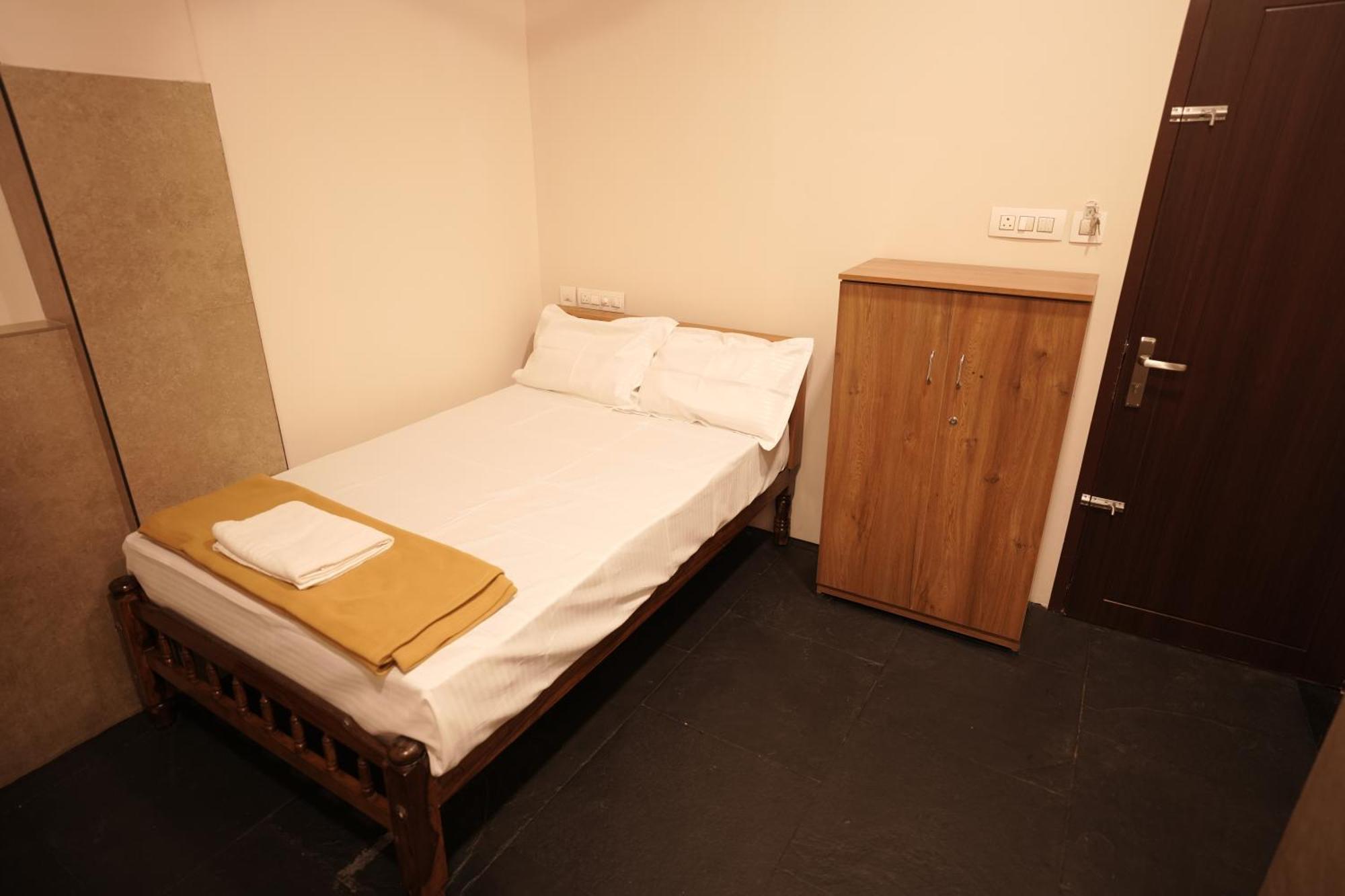 Готель Reach Residency Kochi Екстер'єр фото
