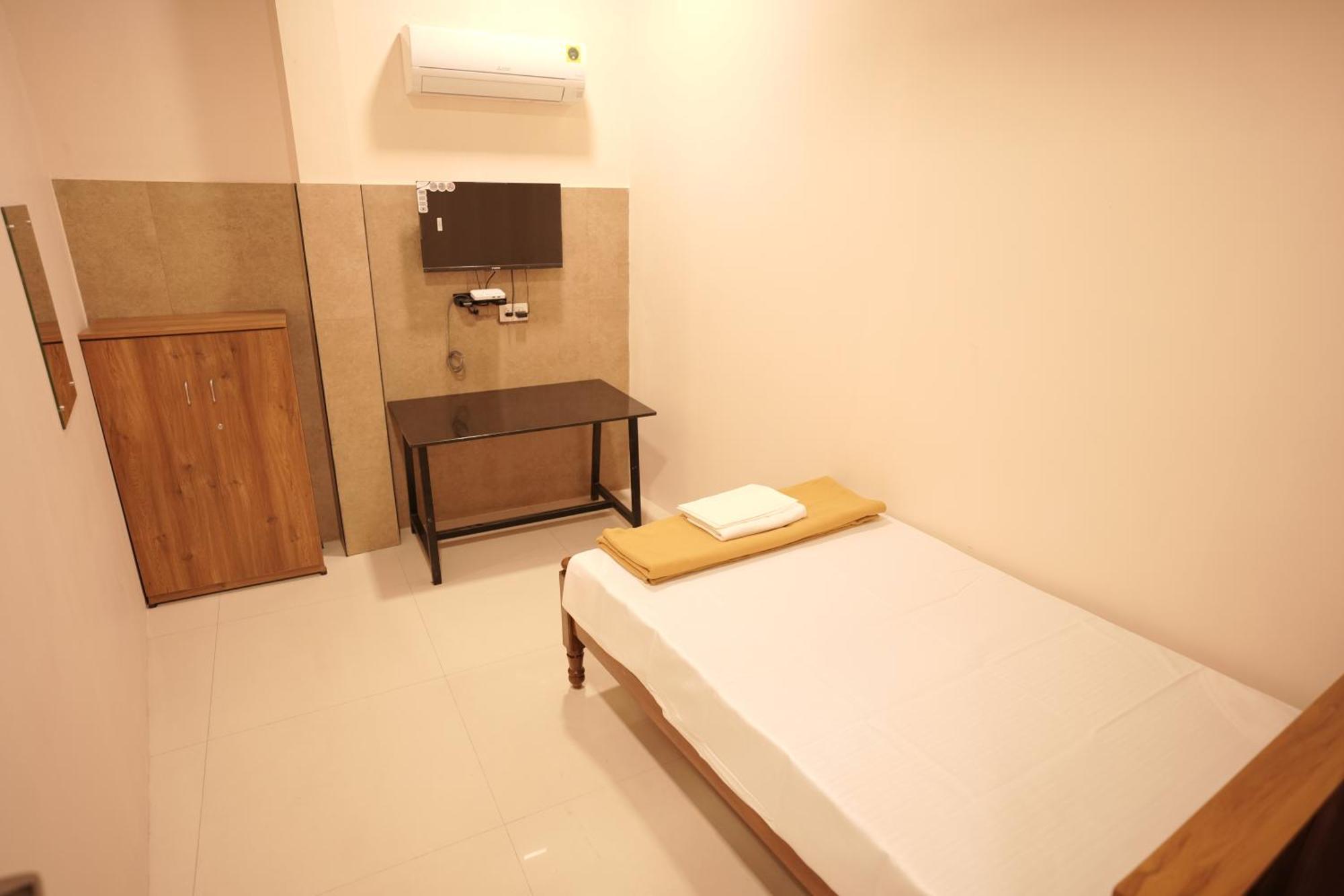 Готель Reach Residency Kochi Екстер'єр фото