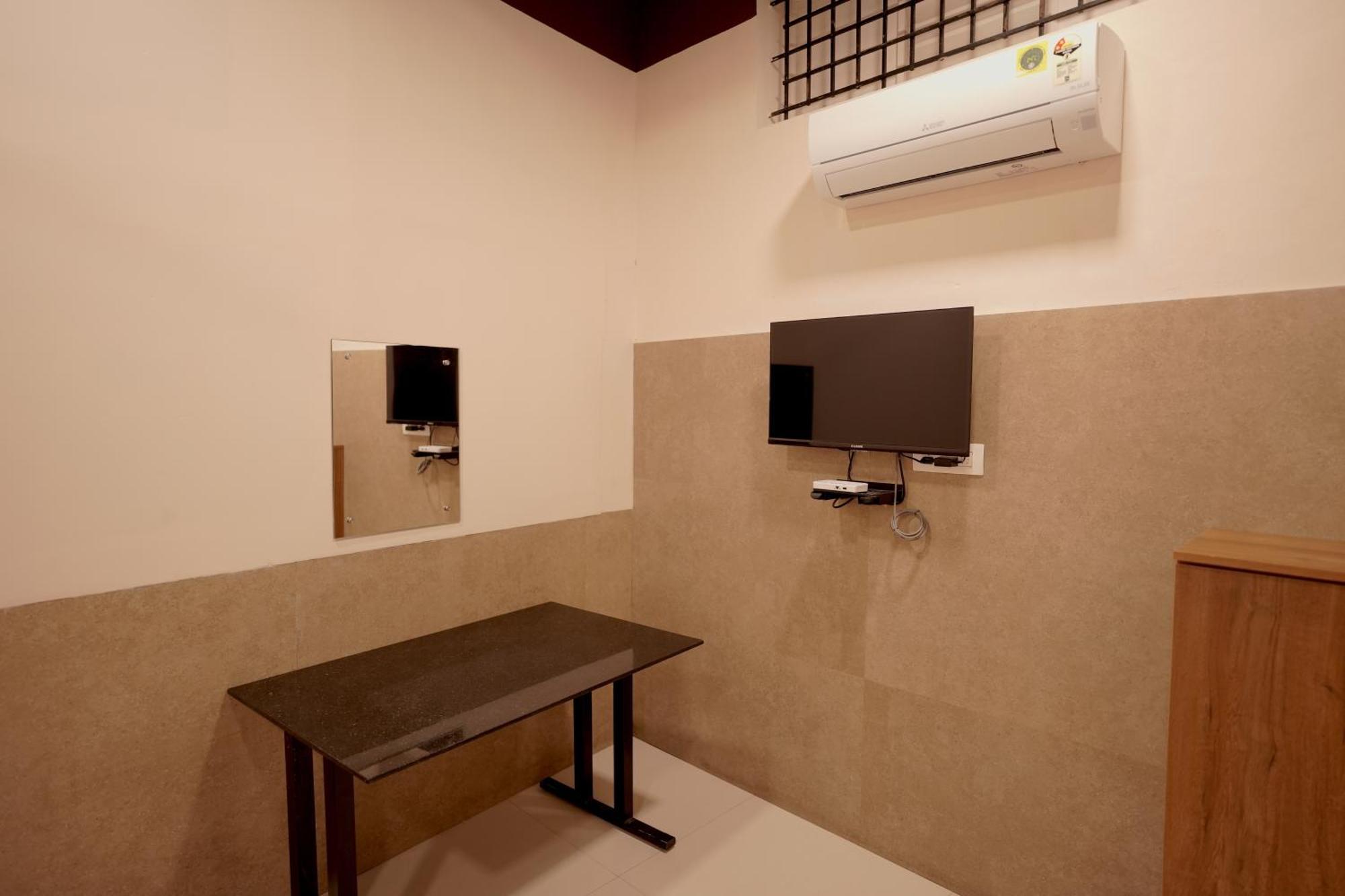 Готель Reach Residency Kochi Екстер'єр фото