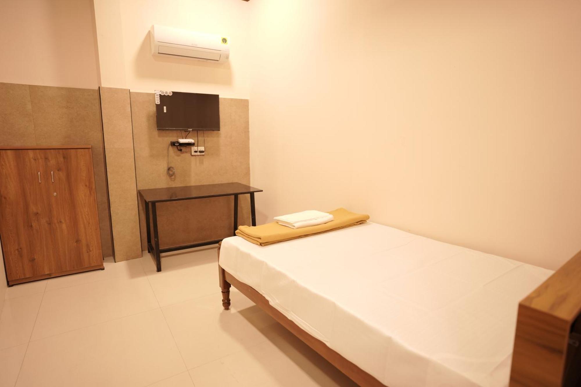 Готель Reach Residency Kochi Екстер'єр фото
