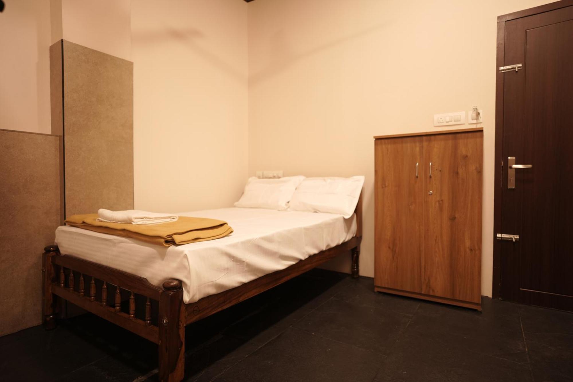 Готель Reach Residency Kochi Екстер'єр фото