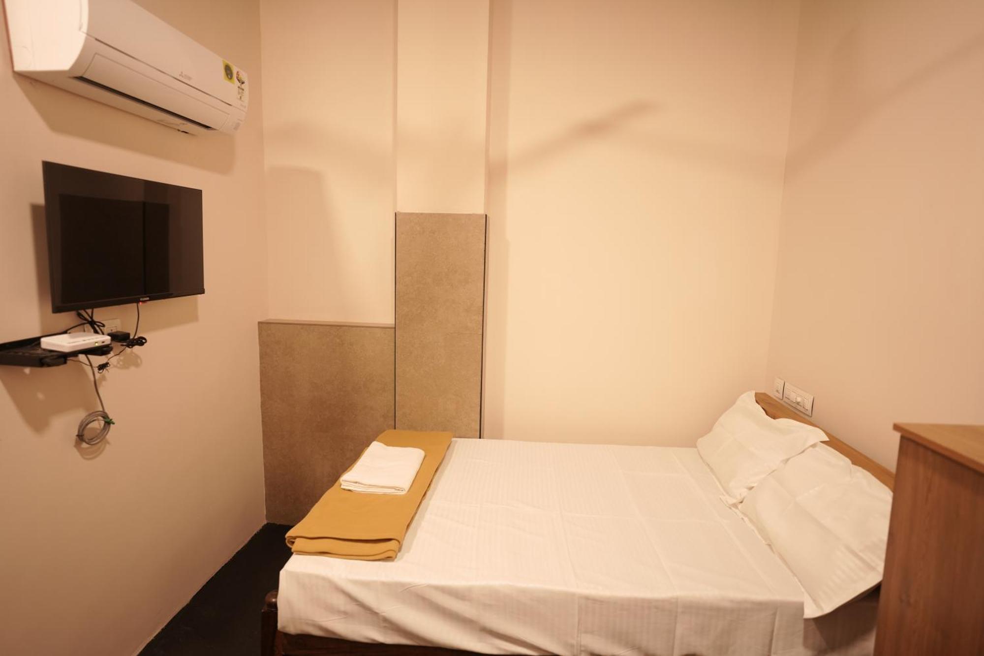 Готель Reach Residency Kochi Екстер'єр фото