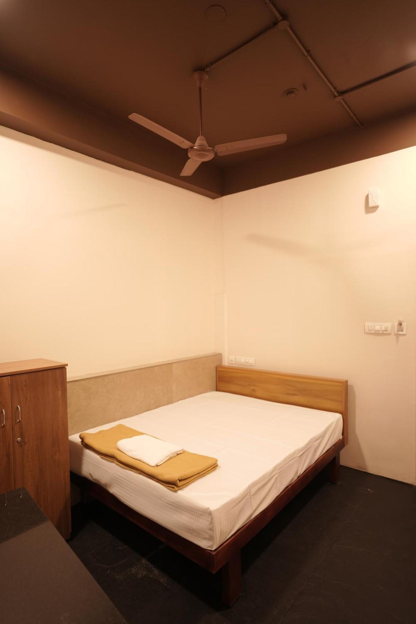 Готель Reach Residency Kochi Екстер'єр фото