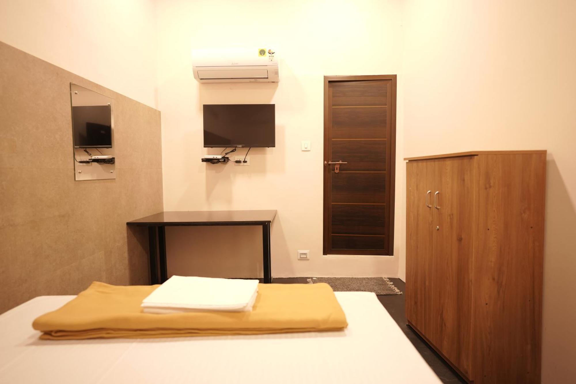 Готель Reach Residency Kochi Екстер'єр фото