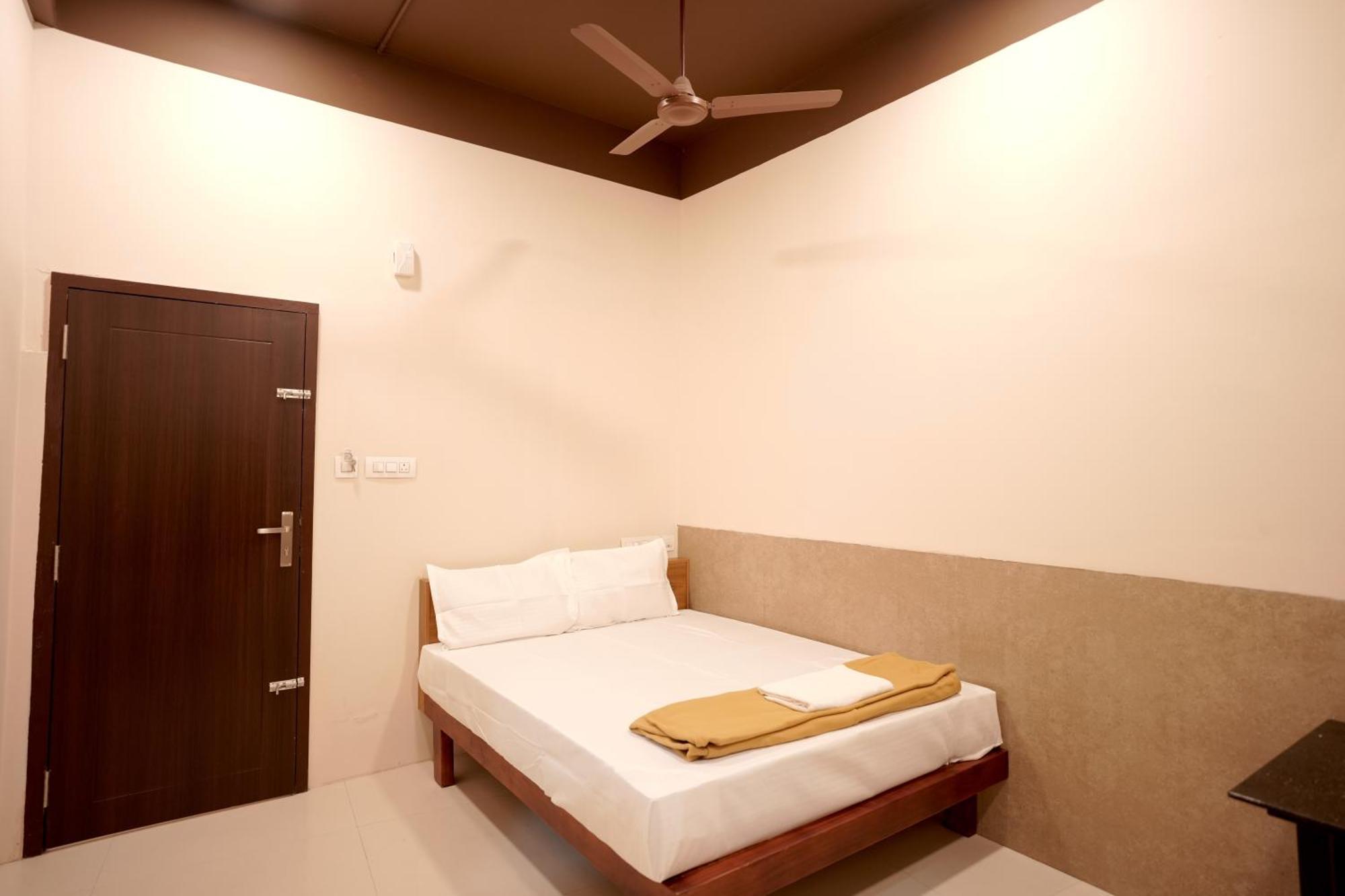 Готель Reach Residency Kochi Екстер'єр фото
