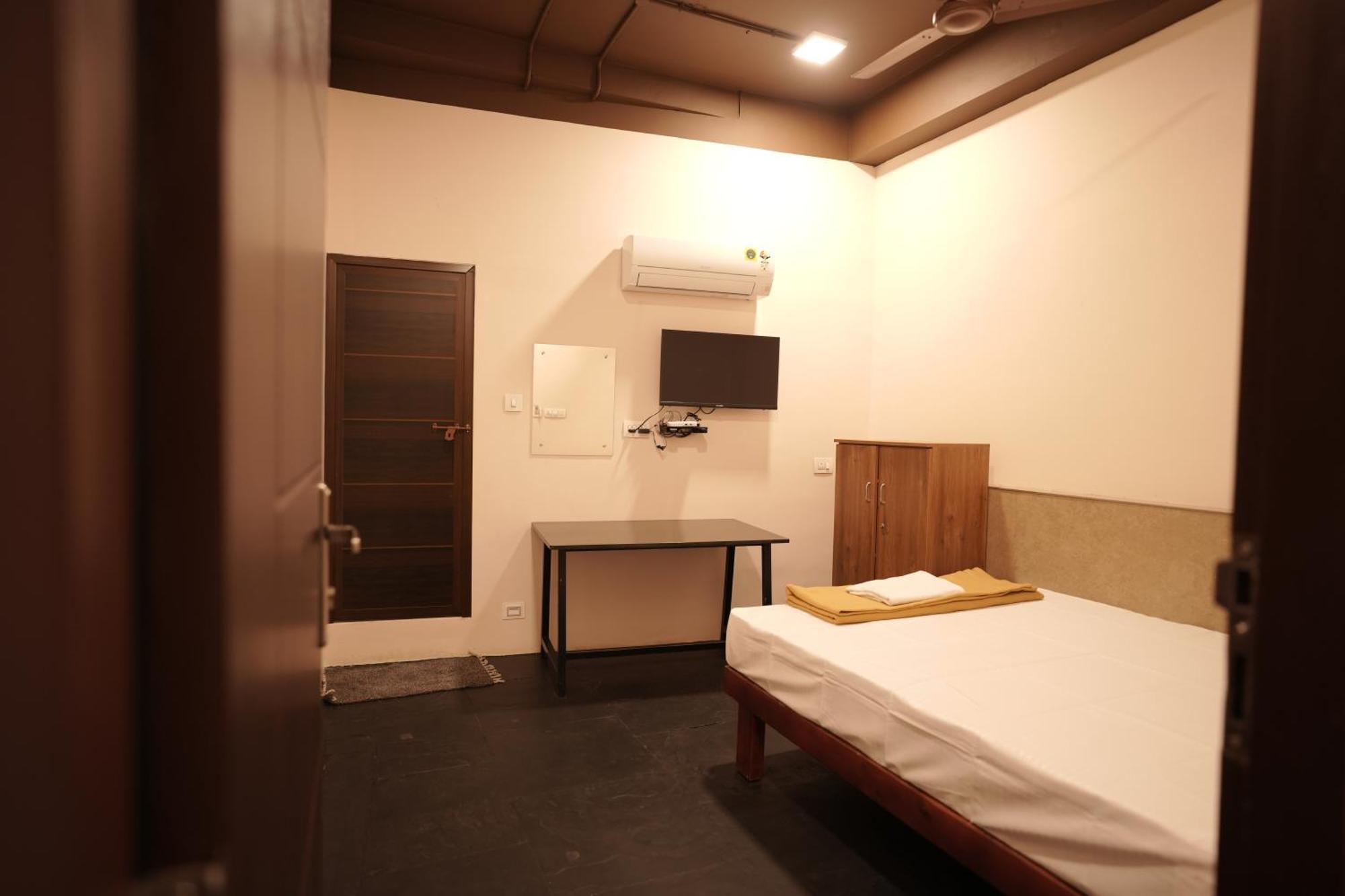 Готель Reach Residency Kochi Екстер'єр фото