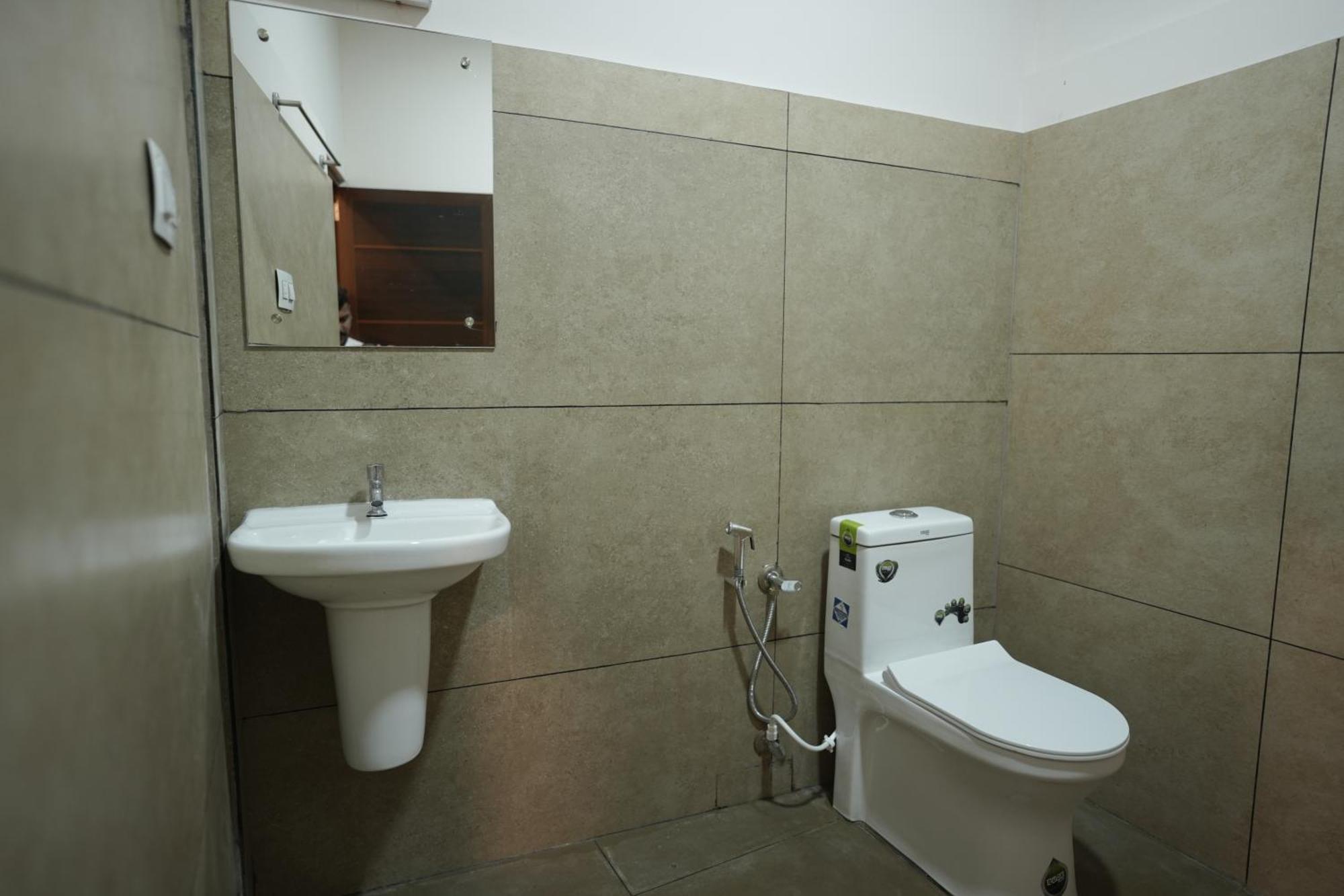 Готель Reach Residency Kochi Екстер'єр фото