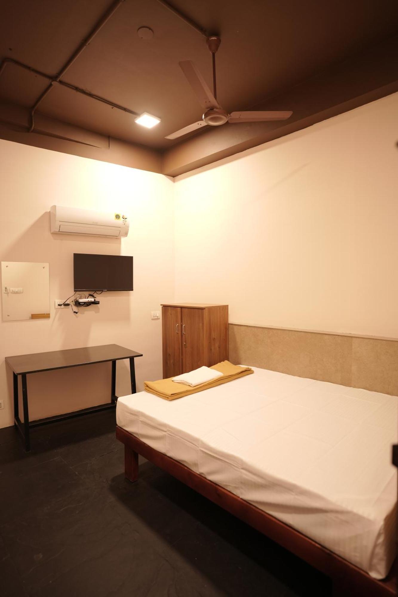 Готель Reach Residency Kochi Екстер'єр фото