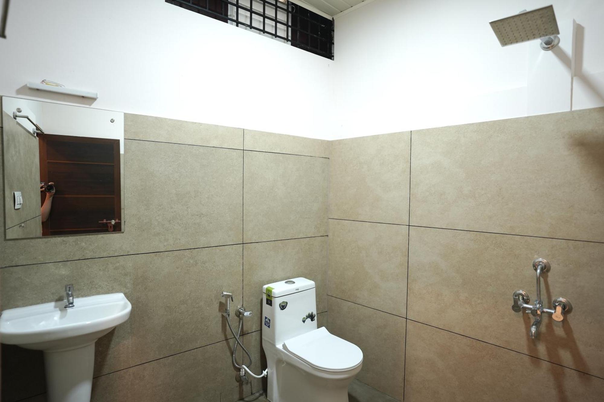 Готель Reach Residency Kochi Екстер'єр фото