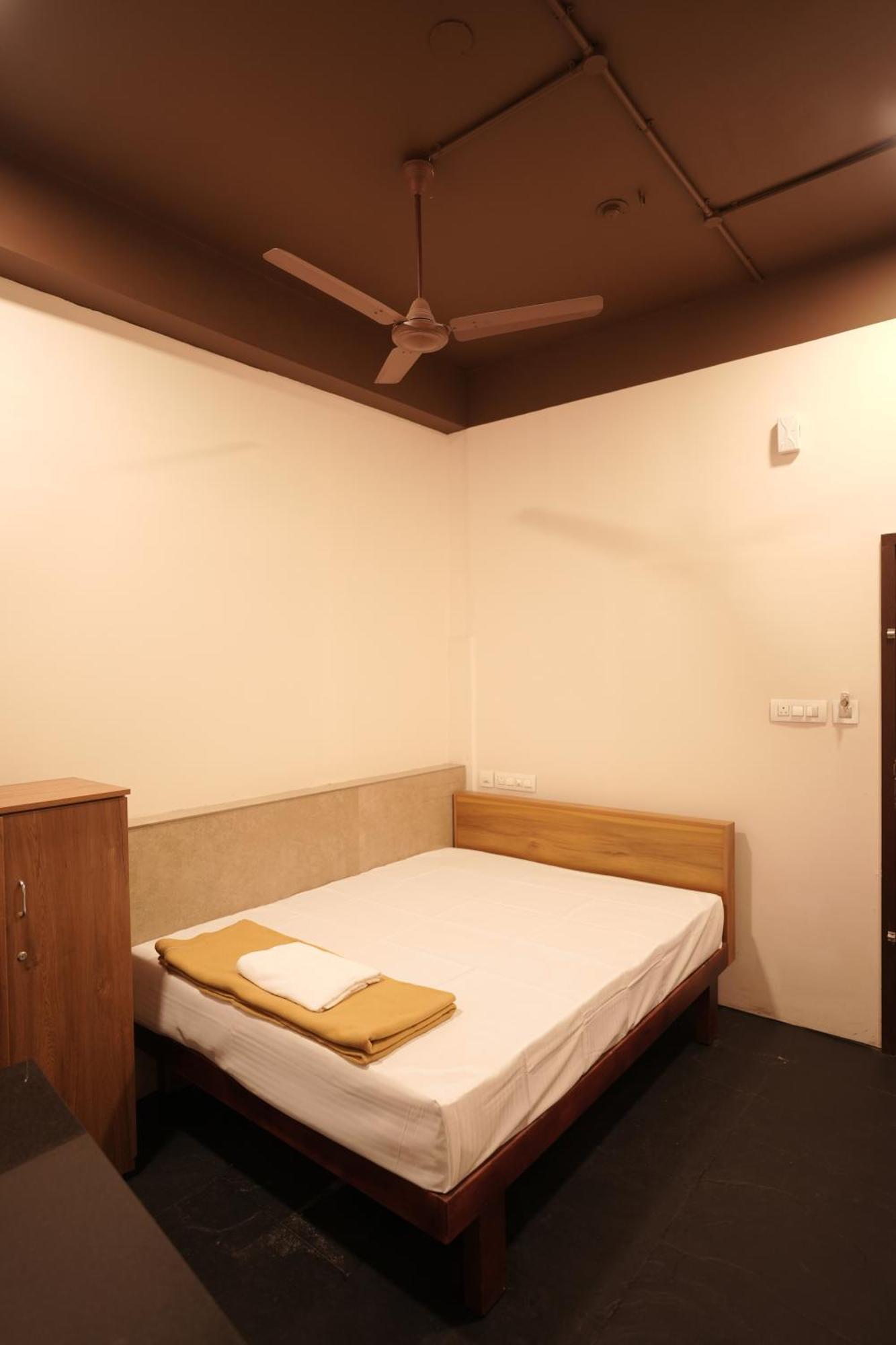 Готель Reach Residency Kochi Екстер'єр фото
