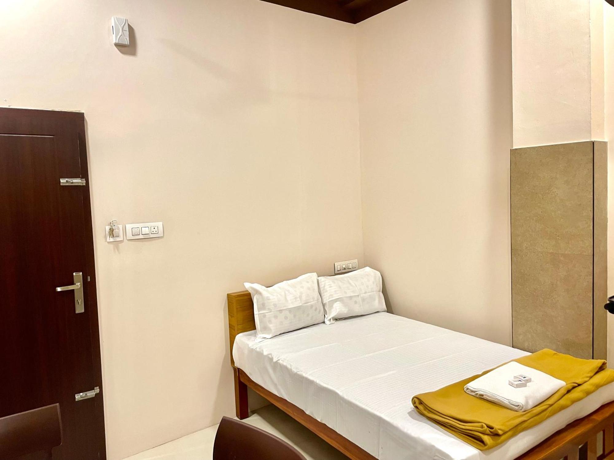 Готель Reach Residency Kochi Екстер'єр фото