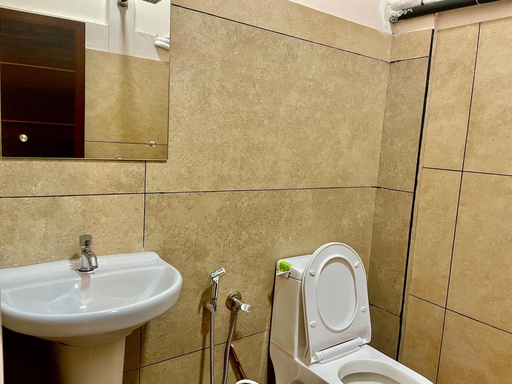 Готель Reach Residency Kochi Екстер'єр фото